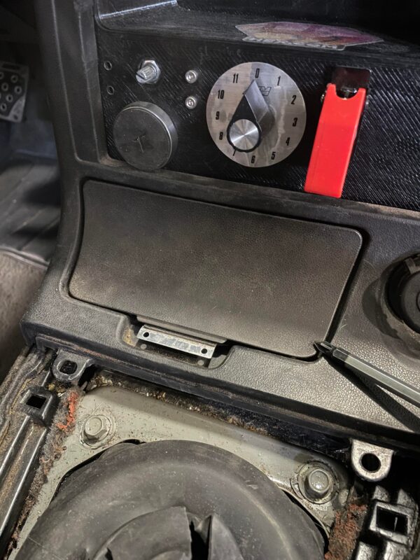 FC3S S5 Center Surround Lower Bracket - Image 4